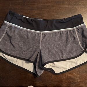 Lululemon Speed Up Low rise Lined 2.5 inseam